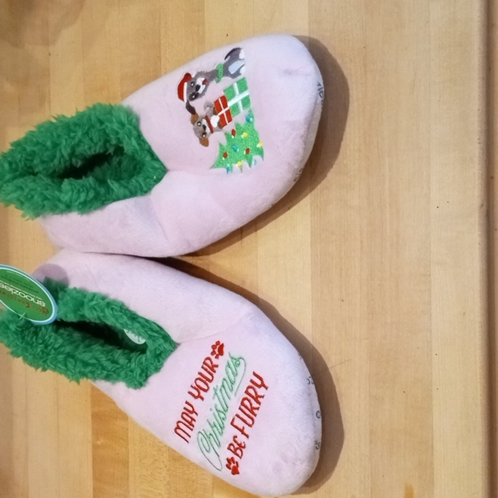 Snoozies May Your Christmas be Furry Slippers